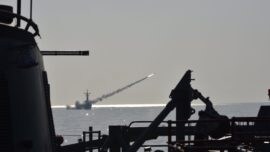 Tres fragatas F-80 prueban su misiles «Standard SM-1» en el golfo de Cádiz