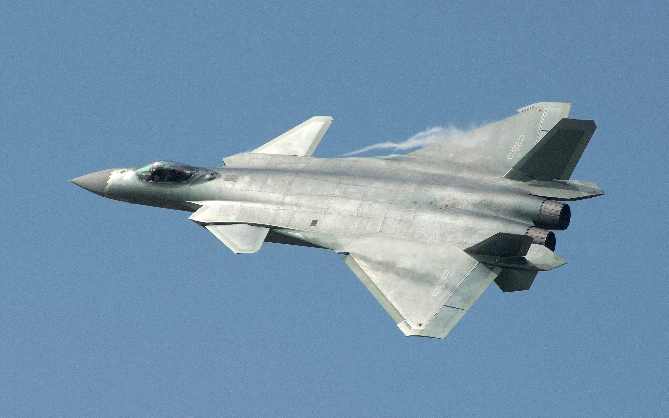 Vídeo: el vuelo del nuevo caza «invisible» chino J-20