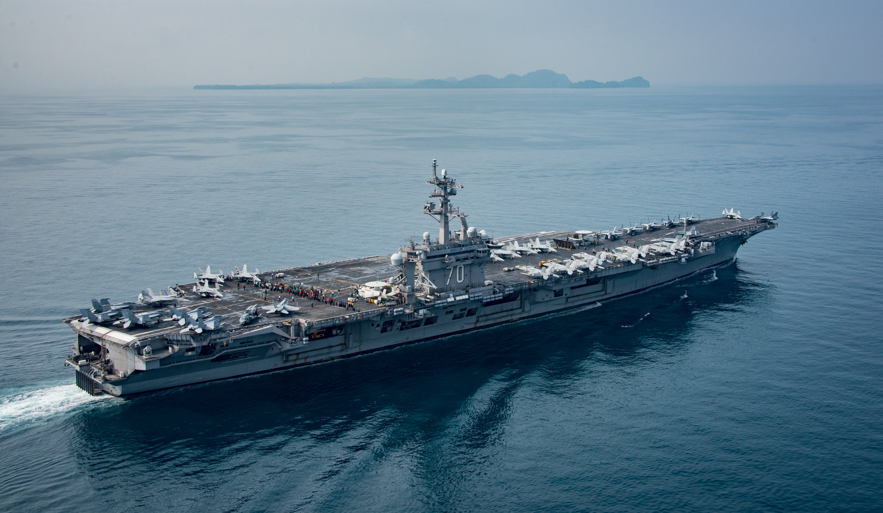 No iba a Corea, el portaaviones «Carl Vinson» aparece rumbo a… ¡Australia!