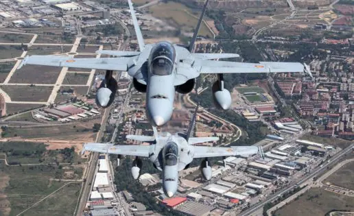 F-18 «Hornet», un caza que entró en servicio hace 31 años en España