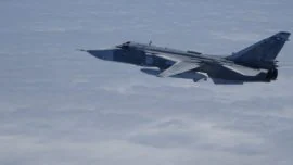 Dos cazas F-18 españoles interceptan a un avión ruso Su-24 en la misión de la OTAN en el Báltico