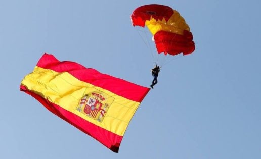 Vídeo: Así descendió la Bandera con la PAPEA