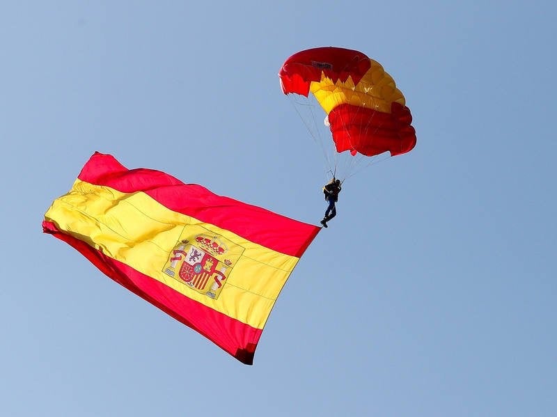 Vídeo: Así descendió la Bandera con la PAPEA