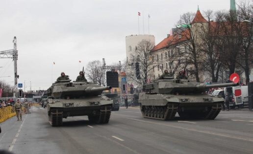 El Ejército saca los tanques para celebrar la independencia de Letonia
