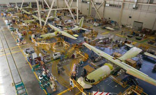 Emiratos Árabes Unidos compra cinco aviones militares C295 de Airbus «made in Sevilla»