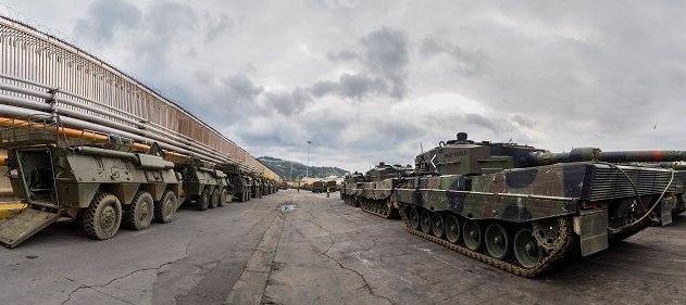 1.100 militares y 230 vehículos desembarcan mañana en Tarragona rumbo a Zaragoza