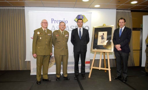 Primer Premio Asfaspro al general (R) Emilio Fernández Maldonado