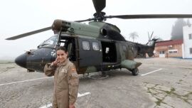 Helicópteros en Irak: entrenamiento de visión nocturna, autoprotección y turbinas para el desierto
