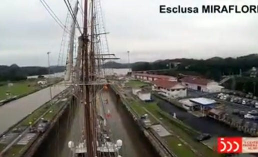 Así cruzó el Juan Sebastián de Elcano el canal de Panamá