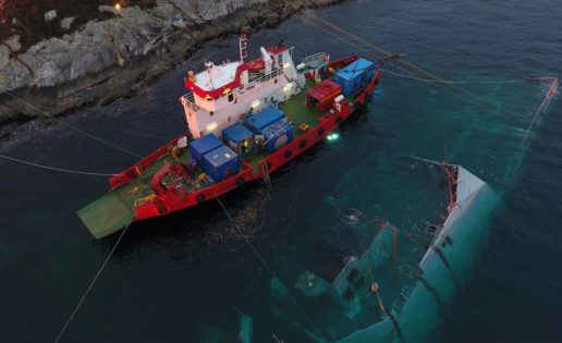 Imágenes: Noruega comienza el reflotamiento de la fragata hundida