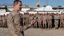 El Rey visita a las tropas en Irak