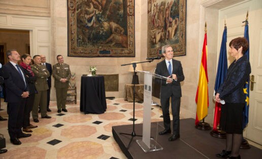 Francia condecora a una ingeniera española por su papel clave en un programa militar