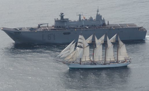 Los buques Elcano, Juan Carlos I y Cristóbal Colón coinciden rumbo al Báltico