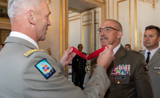 El Jemad recibe en París la distinción de «Comendador de la Legión de Honor»