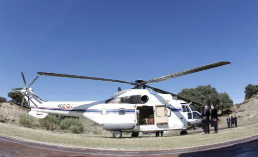Un helicóptero de transporte VIP del Ejército del Aire trasladó el féretro de Franco