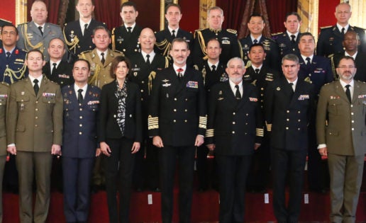 El Rey recibe a una delegación de 25 agregados militares acreditados en España