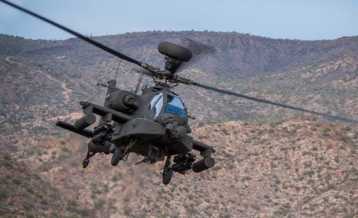 Marruecos formaliza la compra de 24 helicópteros de ataque Apache de Boeing