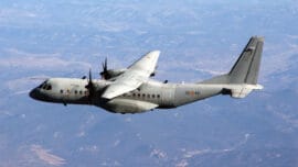 Airbus firma con la India la venta de 56 aviones de transporte militar C295