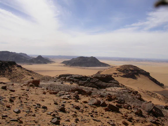 Ríos enterrados del Sáhara podrían haber conducido a los humanos fuera de África