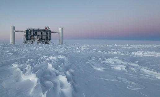 Un detector en el Polo Sur registra 28 neutrinos de alta energía de origen extraterrestre