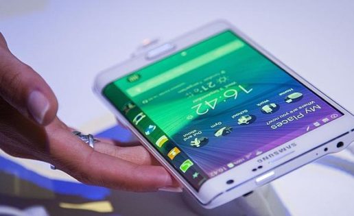 Galaxy Note Edge, un contacto con las pantallas curvadas