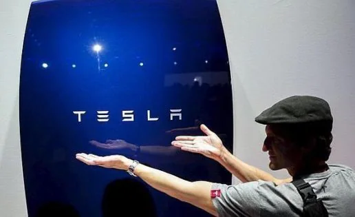 Tesla lanza una batería doméstica para “cambiar la energía en el mundo”