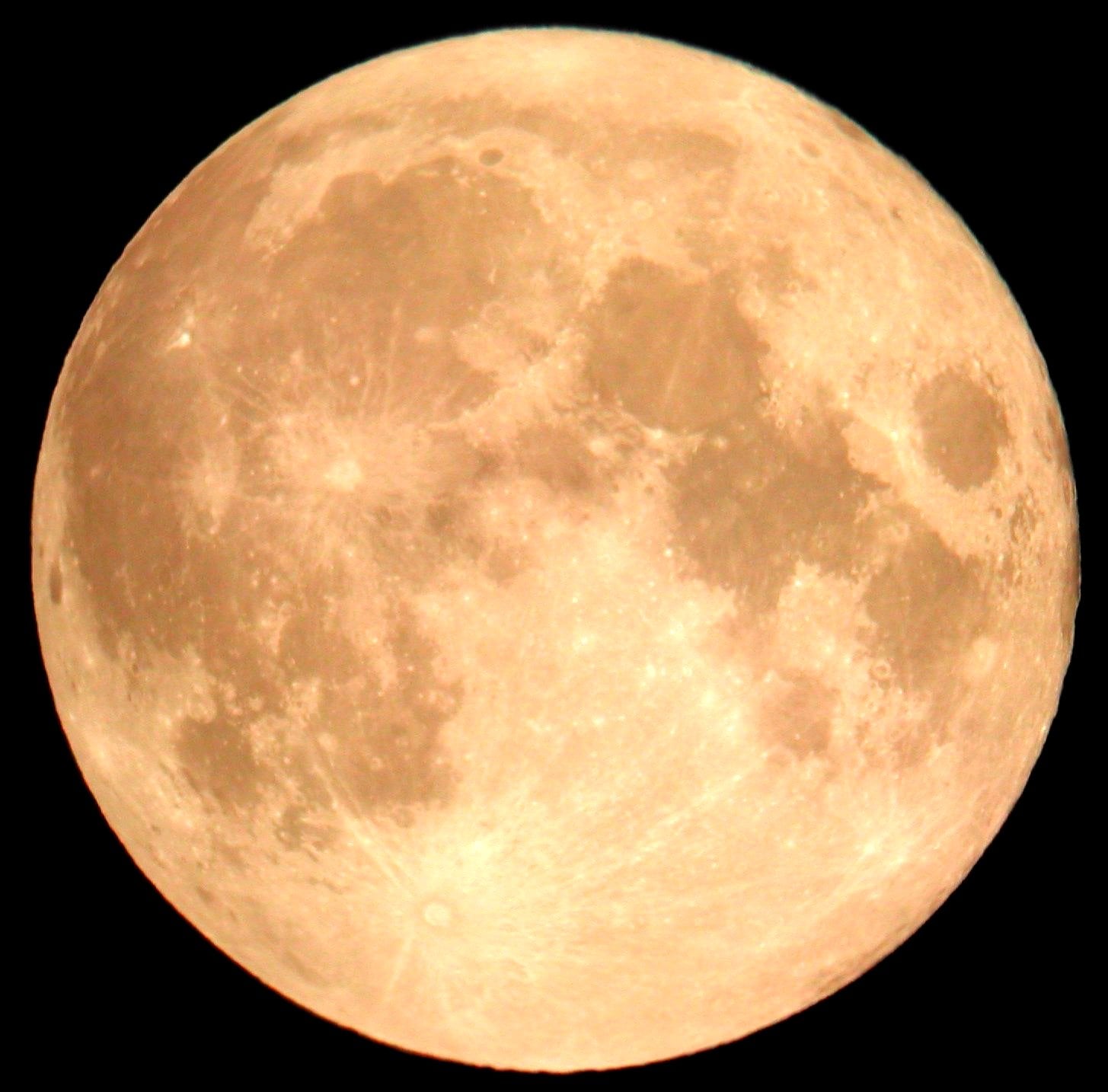 ¿De verdad afecta la Luna llena a los humanos?