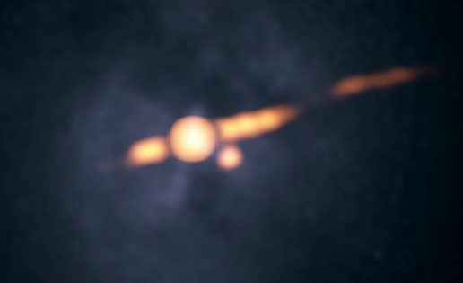 ¿Dos agujeros negros supermasivos en la misma galaxia?