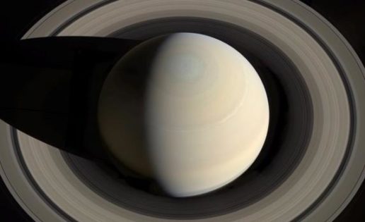 Un espectacular «aguacero» riega Saturno desde sus anillos
