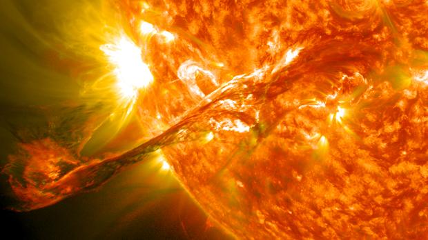 Detectan una llamarada 10.000 millones de veces más potente que las del Sol