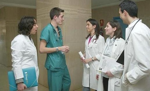 Demostrado: los nuevos médicos envejecen seis veces más deprisa durante su primer año de MIR