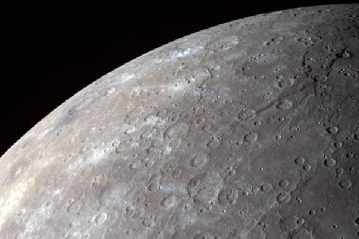 ¿Cómo puede Mercurio tener hielo, si su temperatura alcanza los 400 grados?