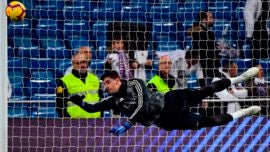 Courtois, de los pitos a las palmas