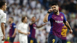 Piqué y Suárez fuerzan sus tarjetas antideportivamente, pero la FEF lo permite