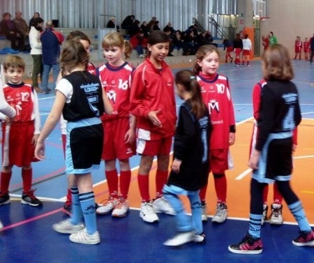 Baloncesto: los pequeños de Menesiano “B” y Virgen de Mirasierra “A” mantienen el liderato