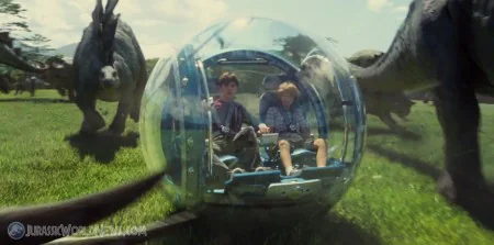 Carcle, un VM utilitaire en bois Jurassicworld-superbowl-trailer-02-e1434117233693