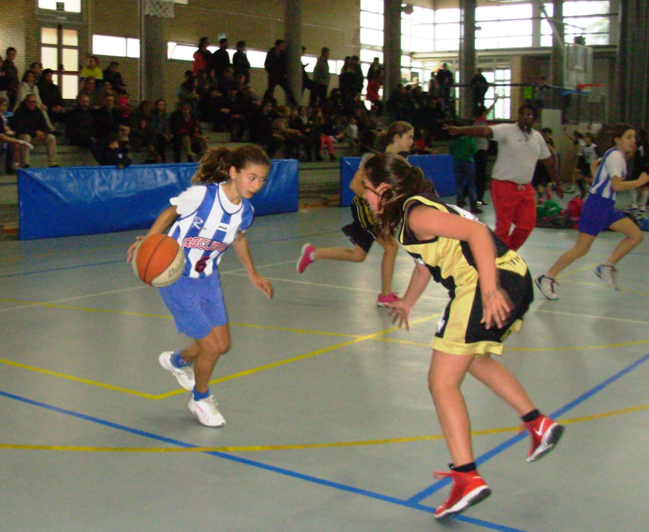 Baloncesto: Instituto Veritas vs Nuestra Señora del Recuerdo B