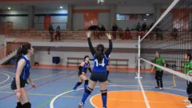 Las mejores imágenes del partido de voleibol juvenil femenino entre Santo Domingo Savio y Ntra. Sra. Consolación