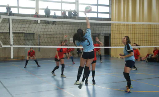 Santa María del Pilar doblete en la fase final de voleibol juvenil femenino