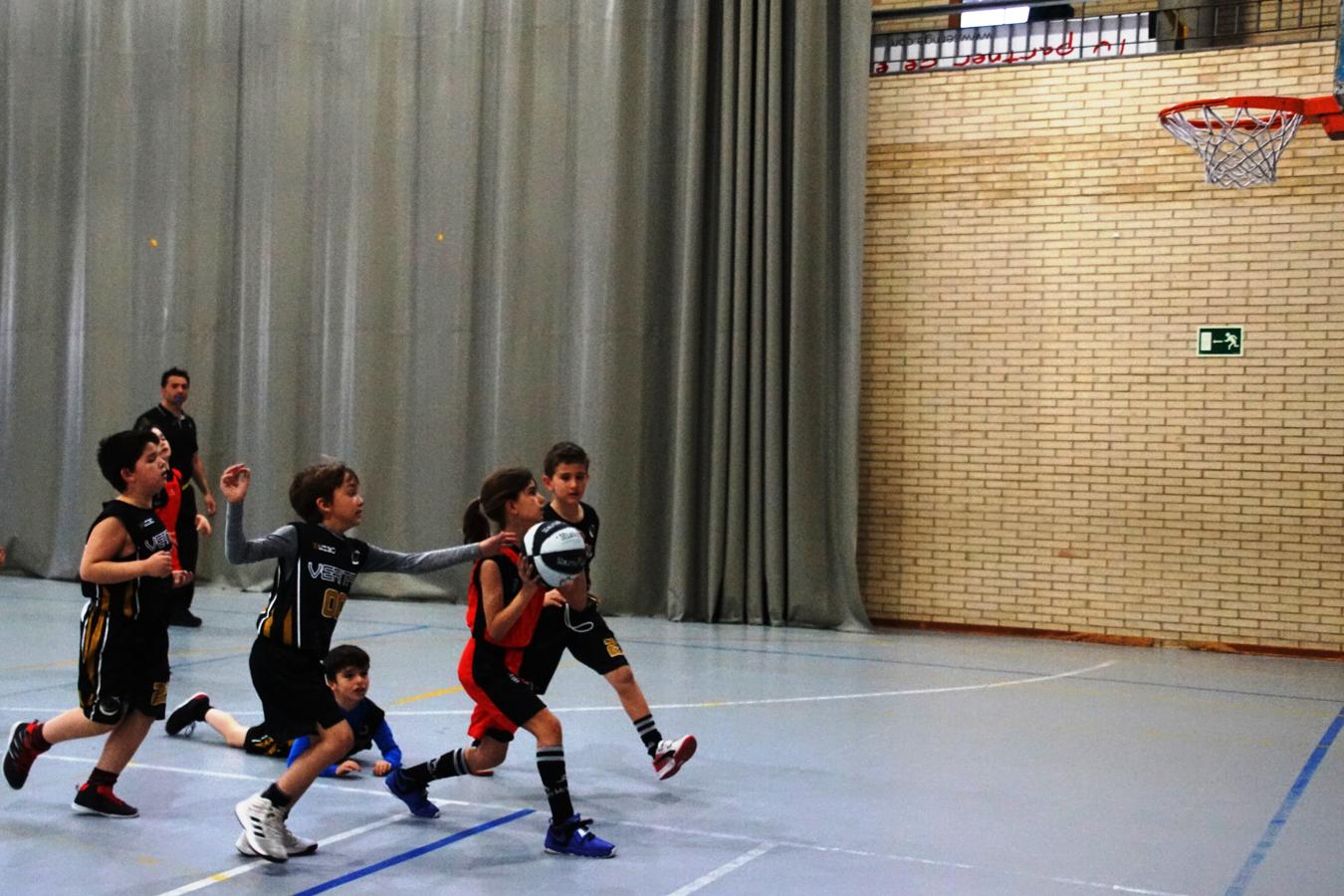 L@s peques de ECM dan la bienvenida a la primavera con canastas y buen juego