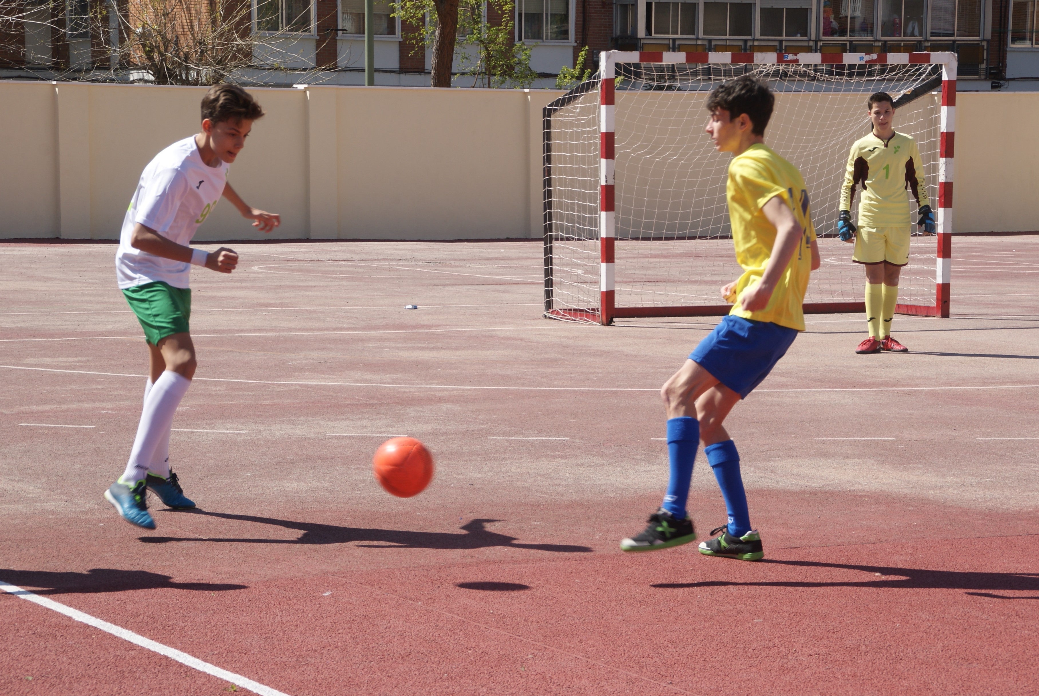 Las mejores imágenes del partido entre Institución La Salle y Jesús Maestro “B”