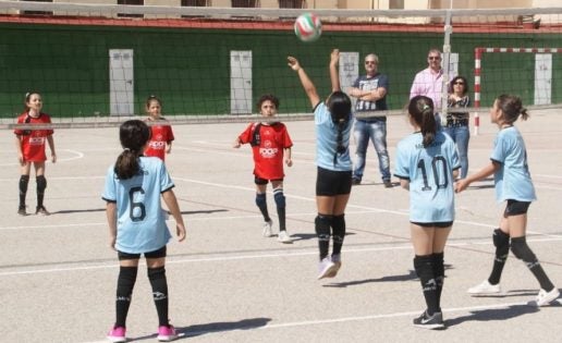 Las medallas de oro en minivóley van para Amor de Dios y San Eulogio