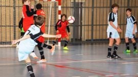 La lluvia mueve el fútbol sala a las tardes entre semana