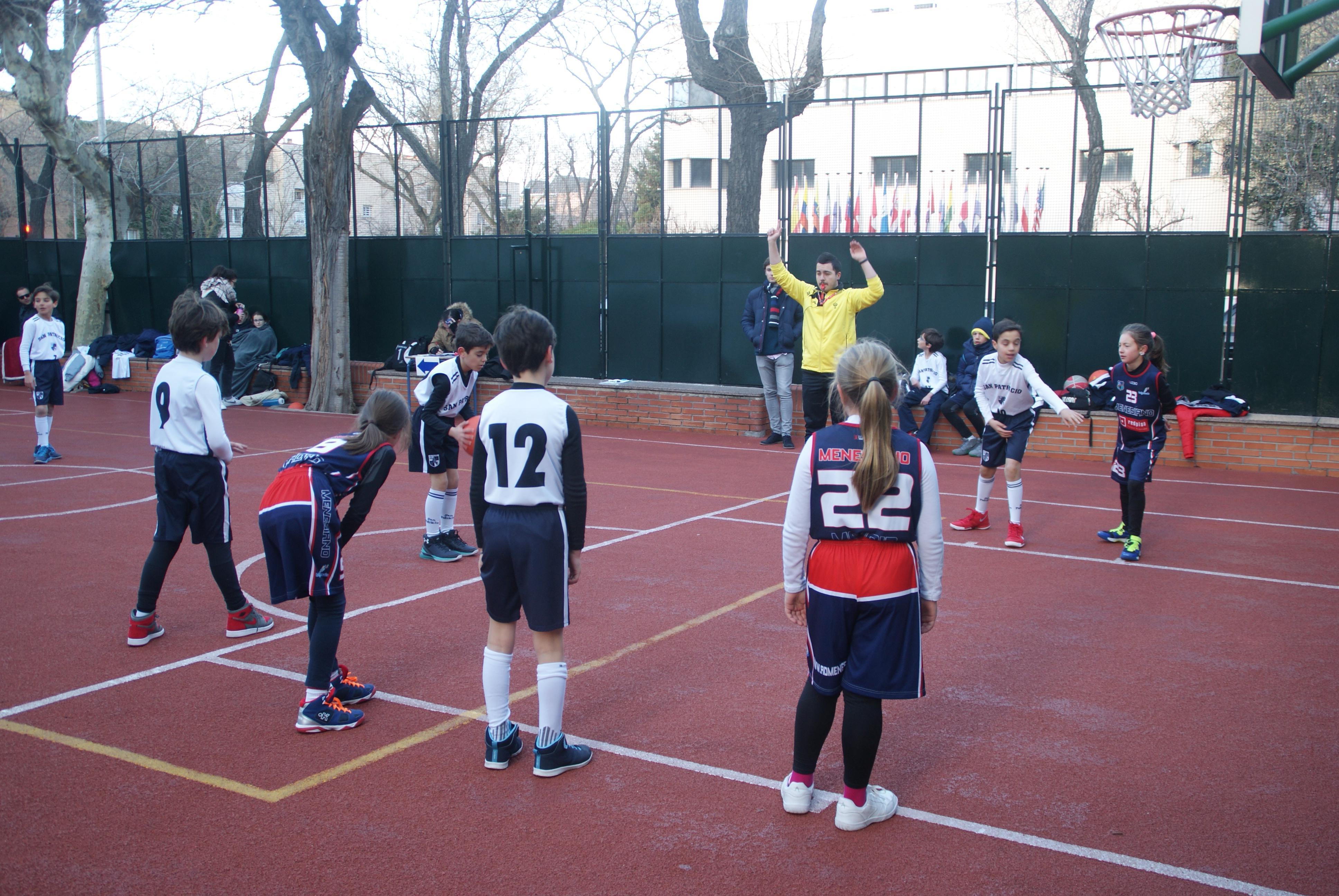 Un partido igualado y un derbi en la 9ª jornada de los Juegos Deportivos de ECM