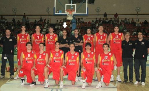 Jota Cuspinera, entrenador de baloncesto: “La ventaja del deporte escolar es que se realiza en el mismo lugar de tus actividades escolares”