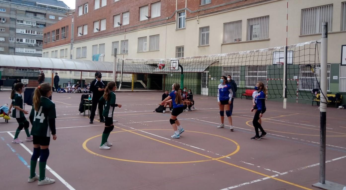 Amor de Dios A y Obispo Perelló Rojo, igualadísimos en el grupo 2 de voley alevín mixto