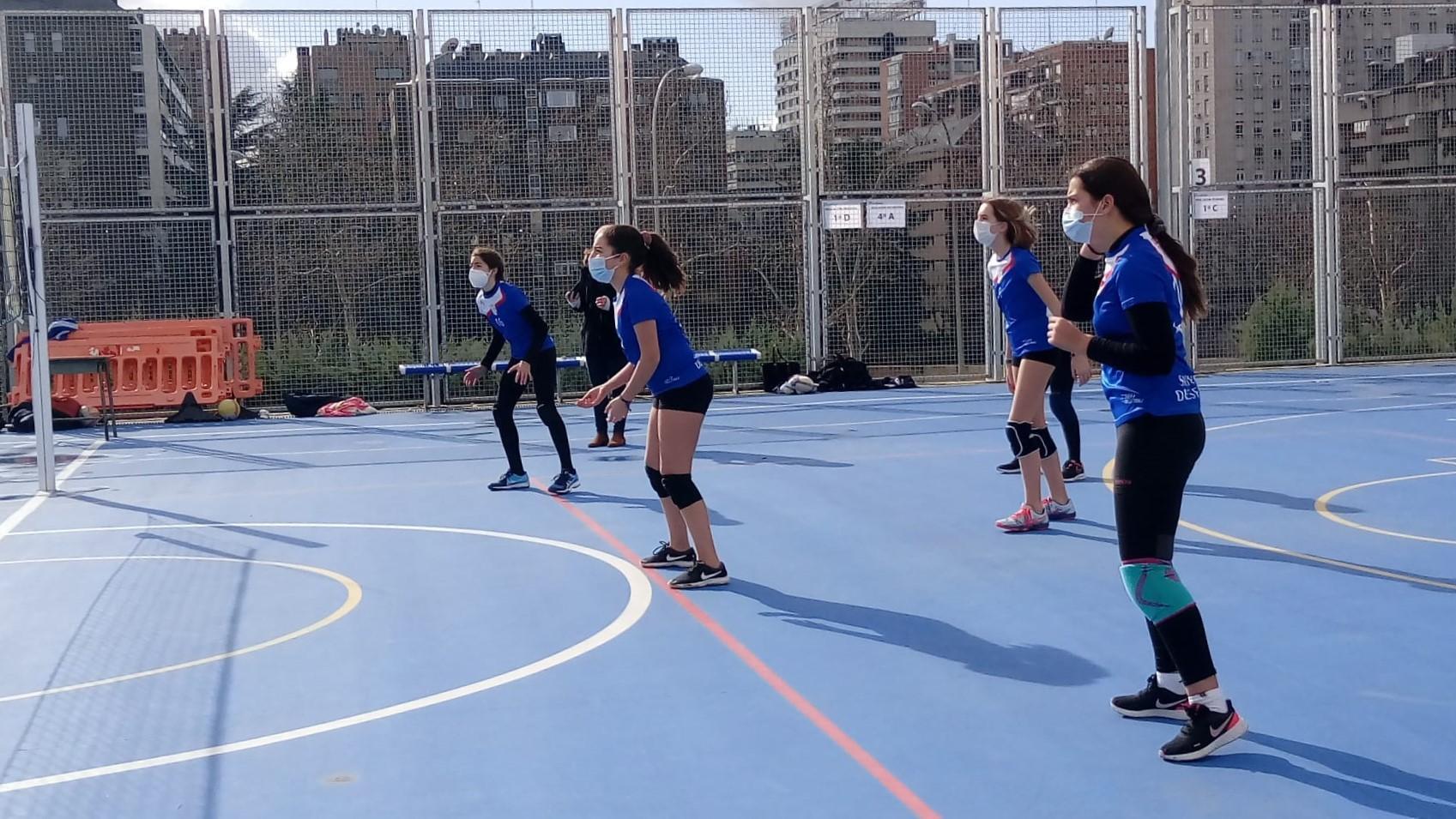 Disfrutando del voley tras la 3ª jornada
