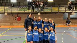 Las jugadoras de Santa Joaquina Vedruna ‘A’ se postulan como candidatas a la medalla de oro de la categoría Alevin Mixto de voleibol