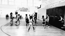 Emocionante inicio de liga para los pequeños de baloncesto