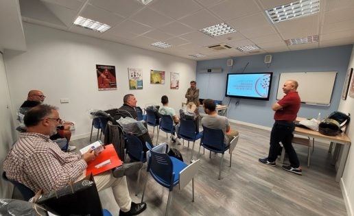 Los informadores de árbitros de los Juegos Deportivos de ECM reciben las novedades deportivas para la temporada